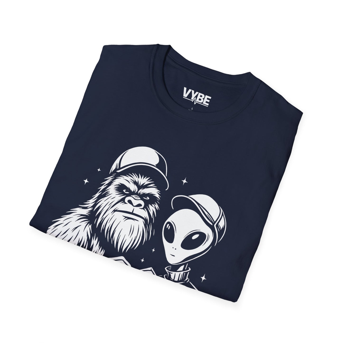 Funny- Yeti and Alien Love Graphic Tee - VYBE Shop