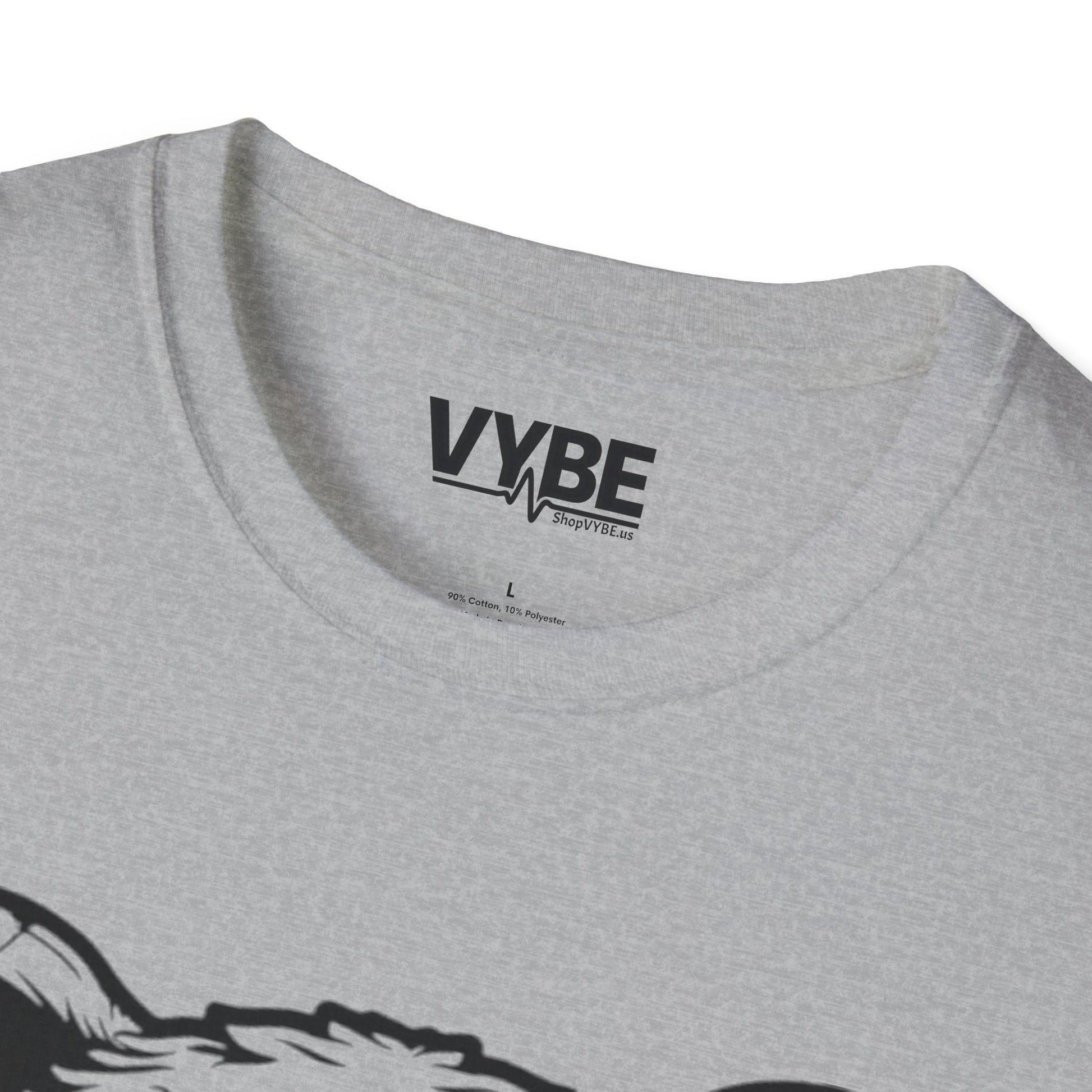 Grunge Bear Tee - Vintage Style Graphic T-Shirt for Casual Wear - VYBE