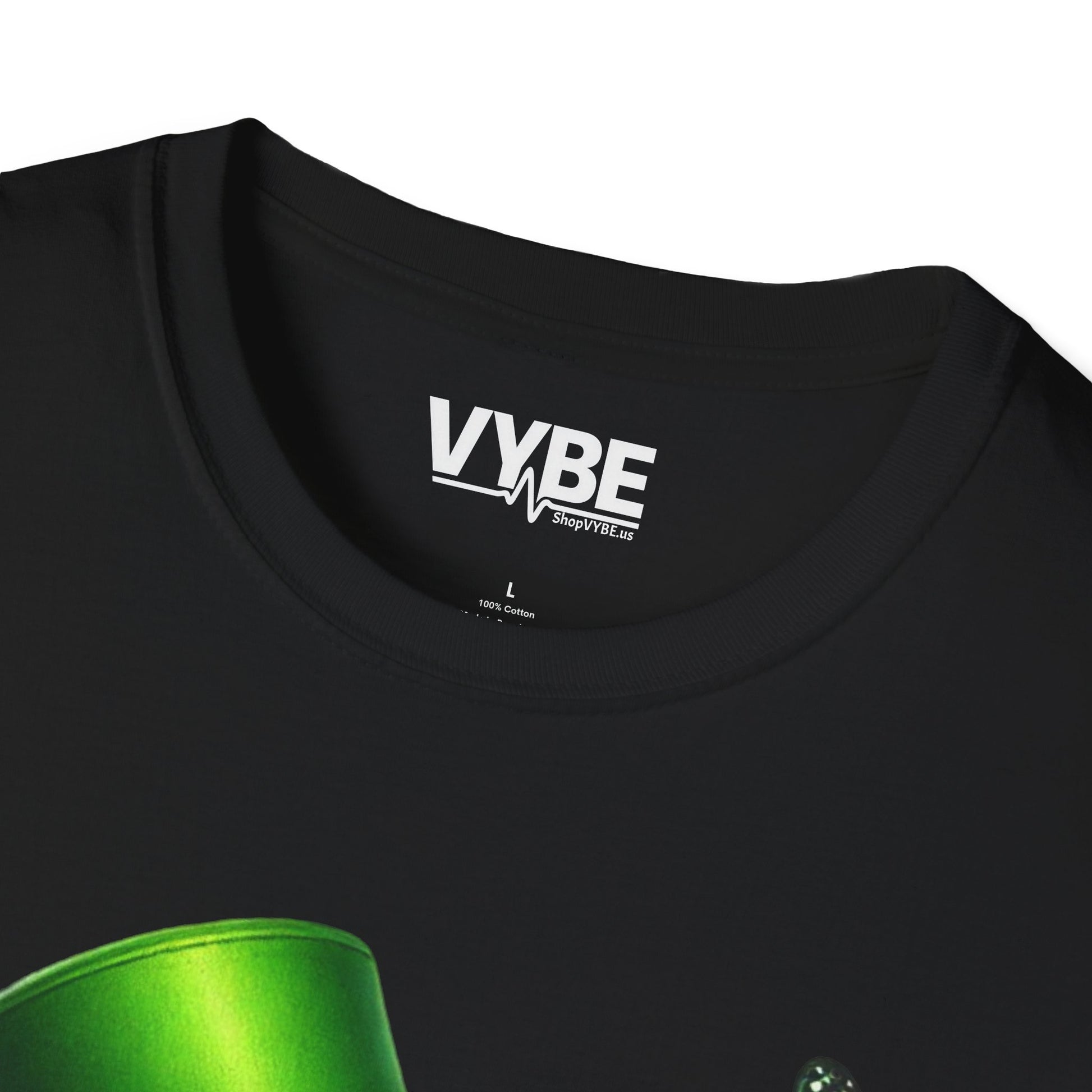 Lucky Cat T-Shirt - VYBE