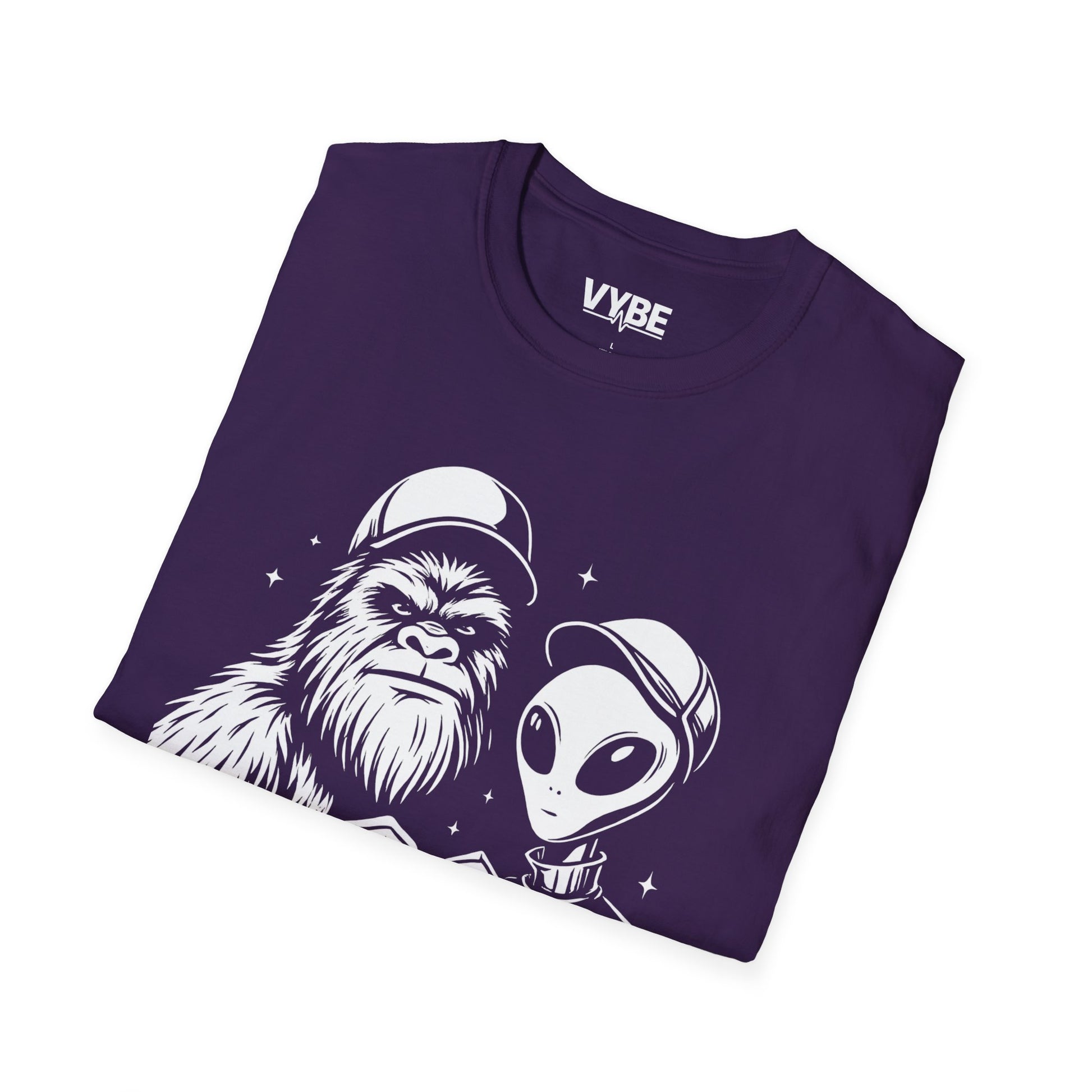 Funny- Yeti and Alien Love Graphic Tee - VYBE Shop