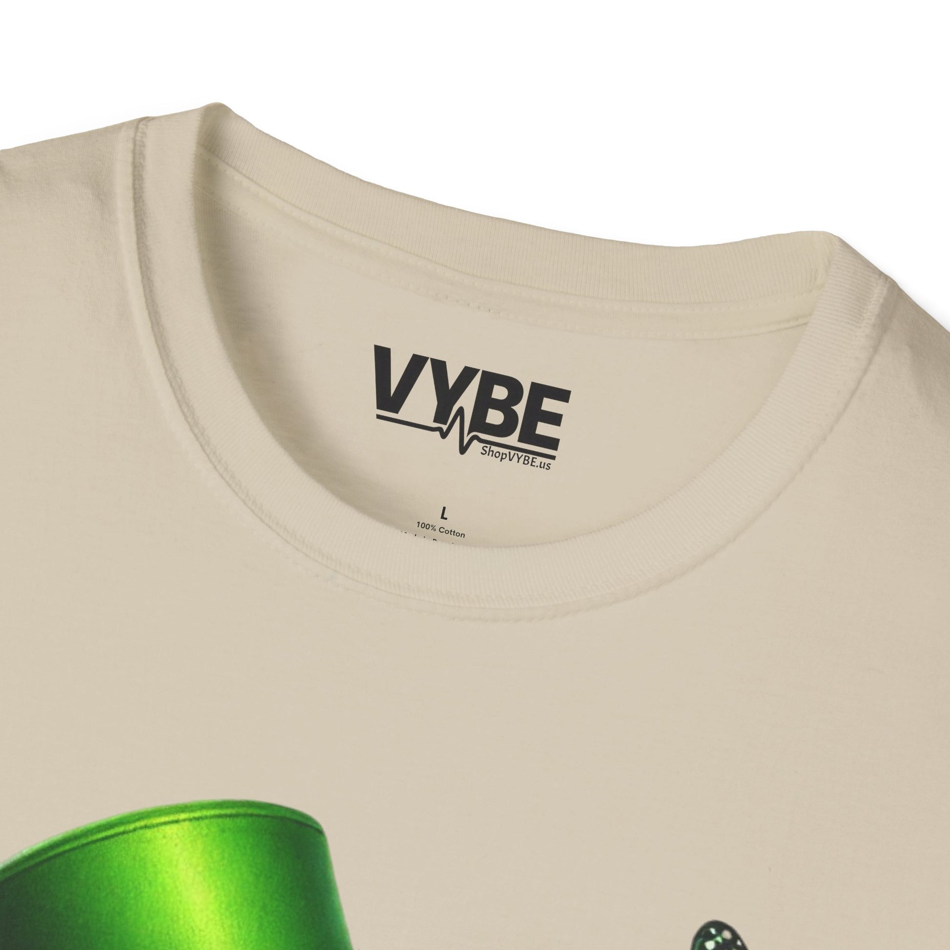 Lucky Cat T-Shirt - VYBE