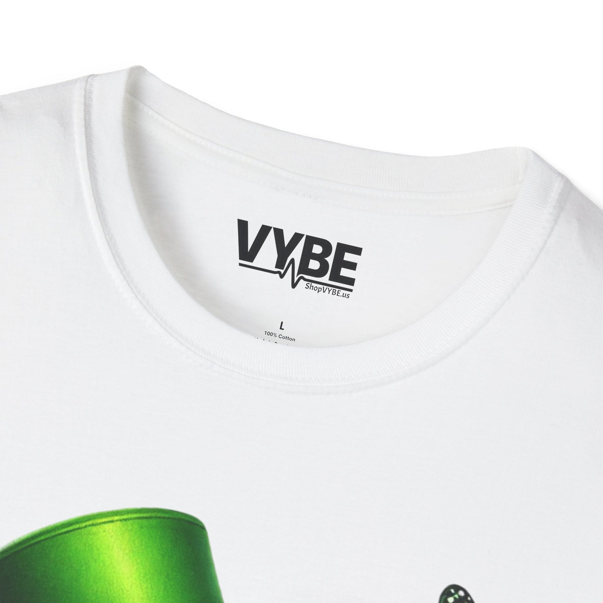 Lucky Cat T-Shirt - VYBE