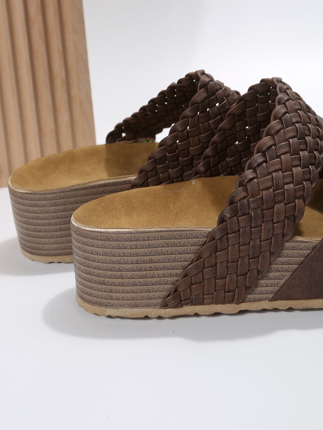 Fashionable sloping heels, thick-soled - VYBE